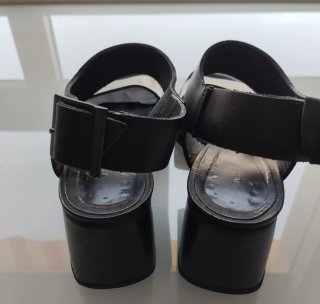 Sandalias de piel tacón negras T.39