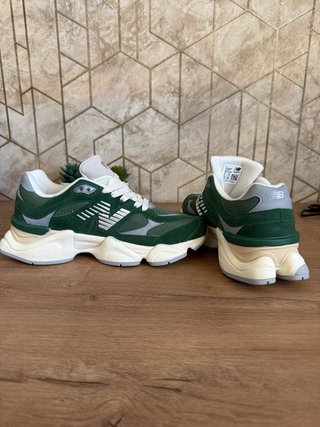 New Balance 9060 Verde y Beige
