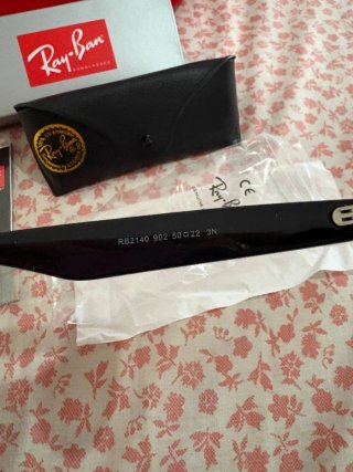 Occhiali da sole neri nuovi Ray-Ban Wayfarer