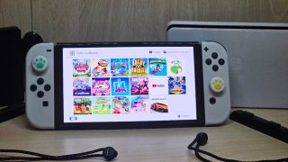 Nintendo Switch OLED Bianca da 64 Gb