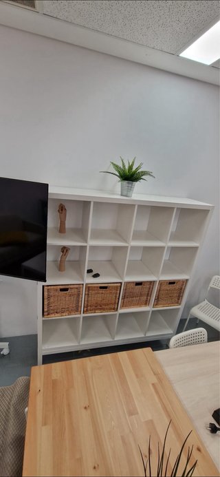 Armario blanco modular con cestas