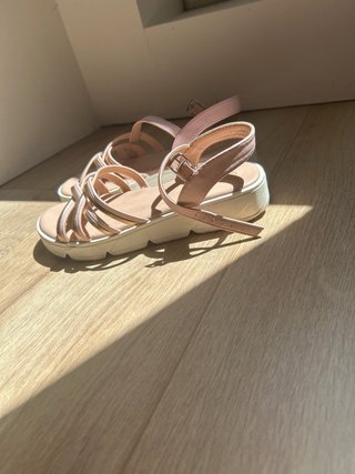 Sandalias rosa y dorado