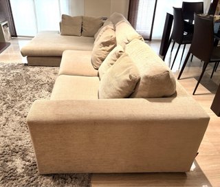 Sofá chaiselongue beige tela