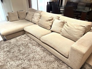 Sofá chaiselongue beige tela
