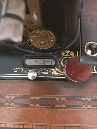 Máquina de coser Gritzner antigua