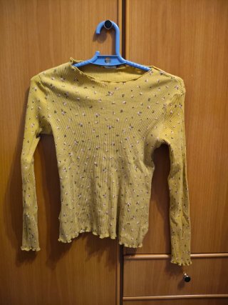 Camiseta mostaza flores niña 13-14 años