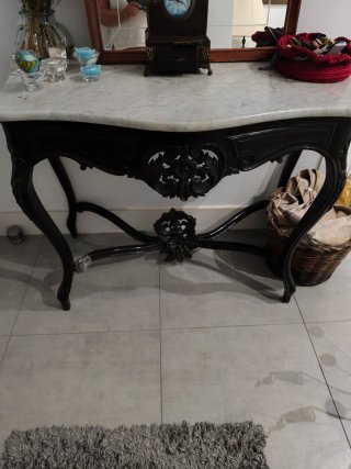 Mesa auxiliar antigua mármol y madera