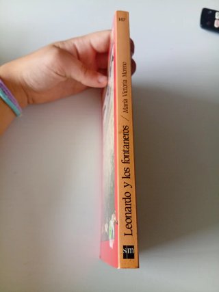 Libro "Leonardo y los fontaneros".