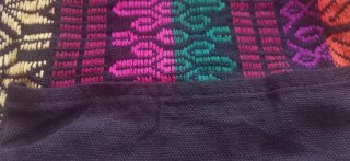 Chaleco bordado multicolor para hombre.