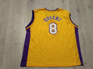 Camiseta Lakers BRYANT 8.  Talla XL