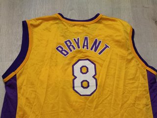 Camiseta Lakers BRYANT 8.  Talla XL