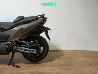 KYMCO AK 550