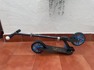 Patinete Freeway Scooter Negro y Azul
