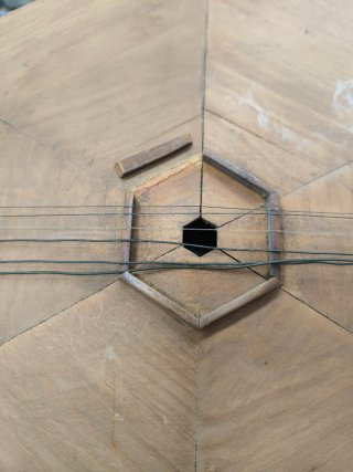 Guitarra Hexagonal Artesanal