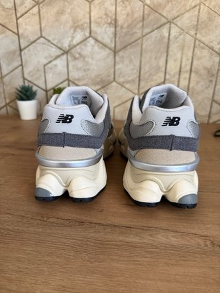 New Balance 9060 Beige/Gris