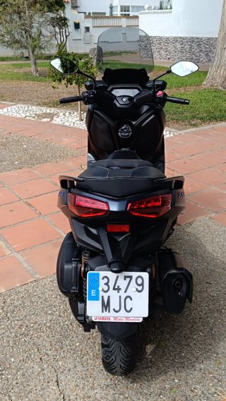 Yamaha XMAX 300 Negra y Azul