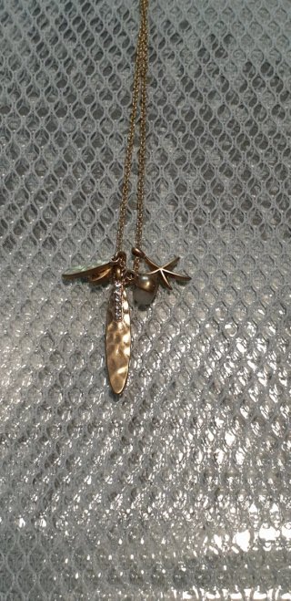 Collana Pilgrim dorata con ciondoli