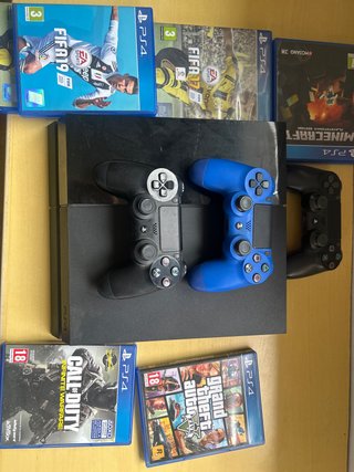 PS4 500GB + 3 Mandos + Juegos