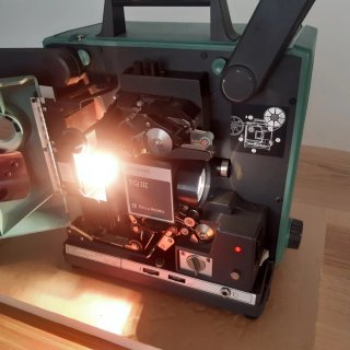 Proyector Bell Howell TQIII 16mm Óptico Magnético