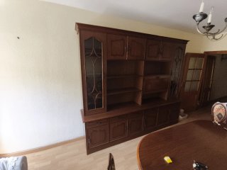 Mueble de salón madera y cristal