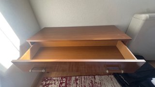 Cómoda de madera marrón