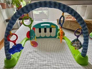 Regalo Cojin tummy time+ Gymnasio con piano y mant