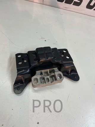 Soporte motor lado cambio ref: 5Q0199555R