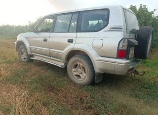 Toyota Land Cruiser 2000