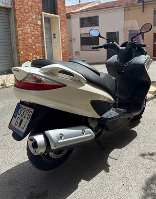 Suzuki Burgman UH125 (2010)