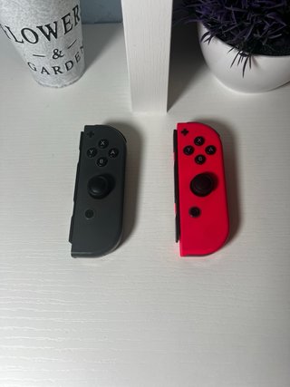 Nintendo Switch + 2 mandos para arreglar.