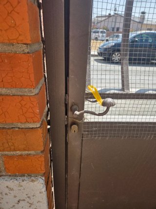 Puerta de hierro forjado