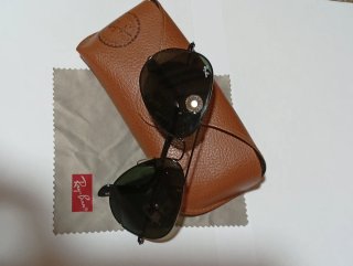 Occhiali da sole Ray-Ban Aviator neri