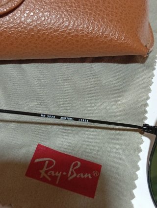 Occhiali da sole Ray-Ban Aviator neri