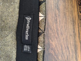 Falda geométrica beige y negra
