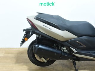 YAMAHA TRICITY 300