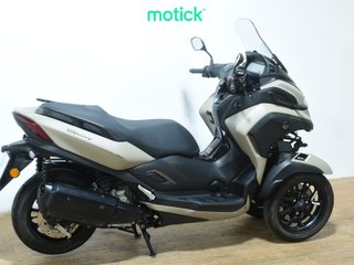 YAMAHA TRICITY 300