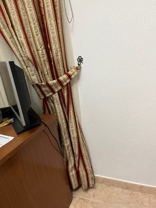 3 Galerías con Cortinas.