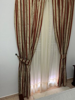3 Galerías con Cortinas.
