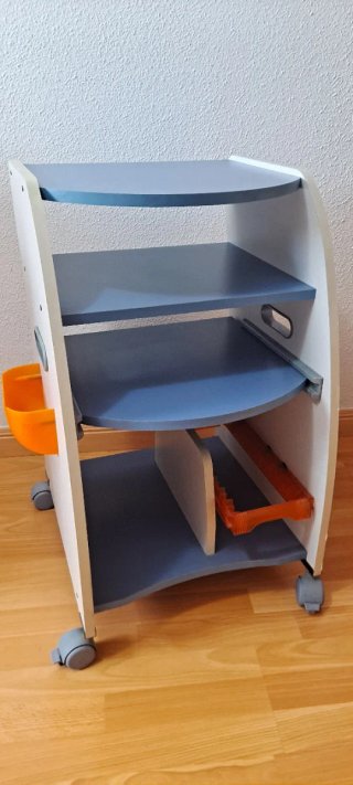 Mesa auxiliar con ruedas para consolas