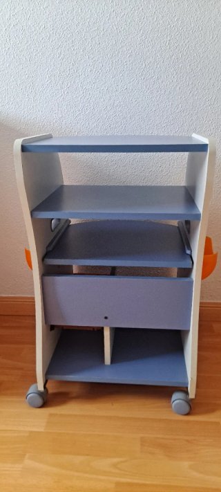 Mesa auxiliar con ruedas para consolas