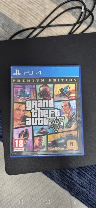 PS4 (PlayStation 4) + 3 Juegos + Cascos
