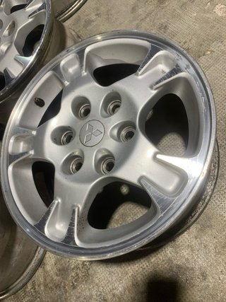 5 Llantas Originales Mitsubishi 16” 6 tornillos