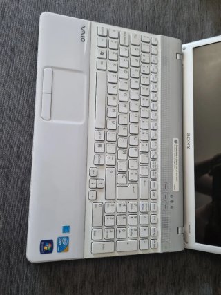 Portátil Sony VAIO i3 LEER ANUNCIO