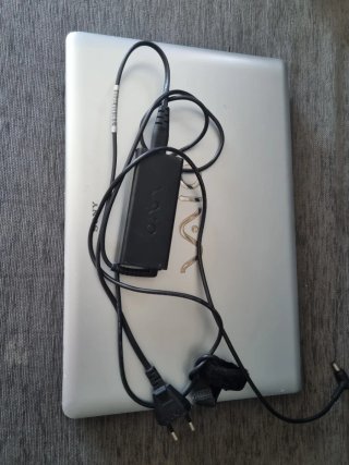 Portátil Sony VAIO i3 LEER ANUNCIO