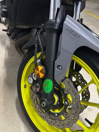 Yamaha MT07 abs Gris y Amarillo