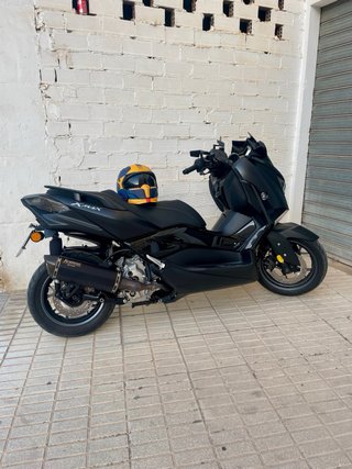 Yamaha XMAX 300 IRON MAX Negra