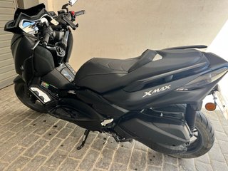 Yamaha XMAX 300 IRON MAX Negra