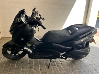 Yamaha XMAX 300 IRON MAX Negra