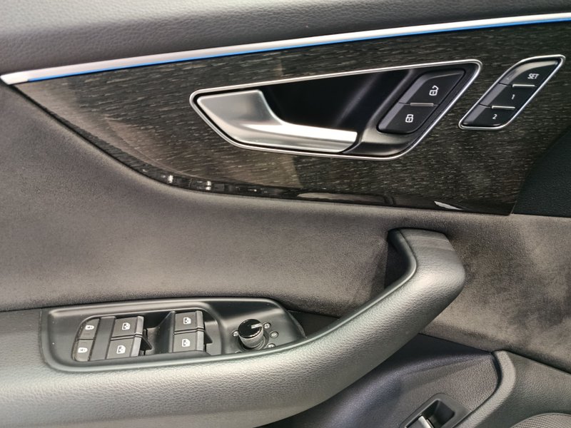 Audi Q8 2019, foto 20