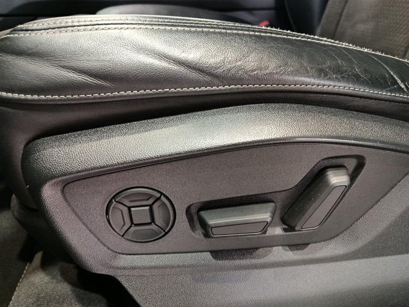 Audi Q8 2019, foto 21